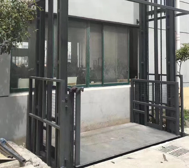 岳阳导轨式施工升降机助力民生工程提速增效